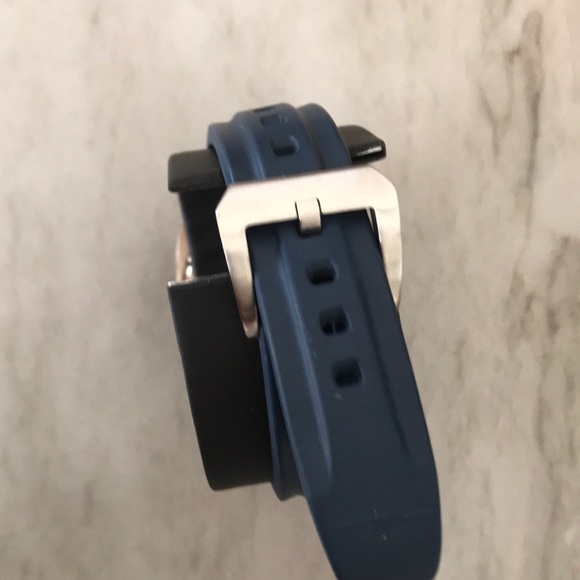 Shinola Men’s Watch Argonite 5030 with two straps - Picture 3 of 5